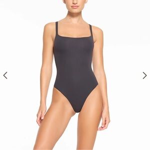 NWT SKIMS Fits Everybody Square Neck Bodysuit